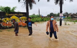 Bupati Eka Intruksikan Jajaran Untuk Cepat Tanggap Atasi Banjir, Segera Buka Posko Bantuan