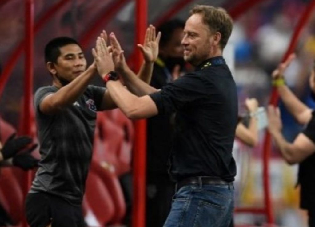 Meski Menang Pada Leg Pertama 4-0, Pelatih Thailand Alexandre Polking: Belum Selesai!