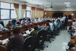DPRD Karawang Gelar RDP Dengan Tenaga Kesehatan