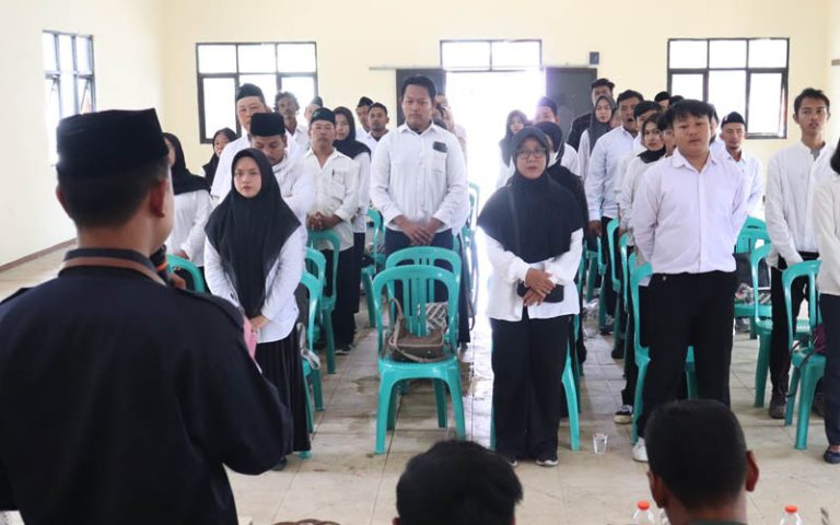 Jelang Pilkada 2024, PPS Kedungwaringin Lantik 40 Petugas Pantarlih