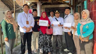 Baznas Bekasi Berikan Bantuan Korban Kebakaran di Desa Tanjungsari